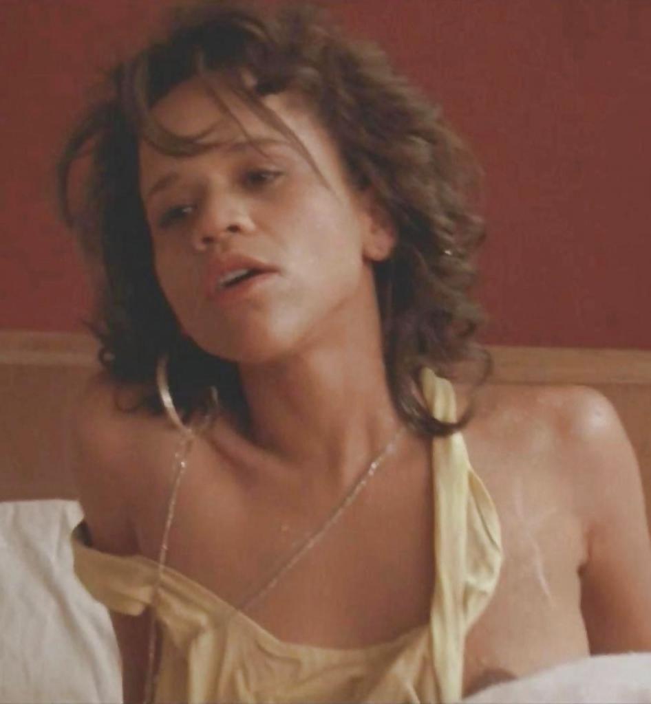 21P Rosie Perez Nude (Real & Fake)