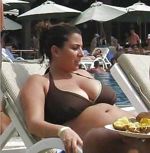 25P Dicke Titten im Bikini