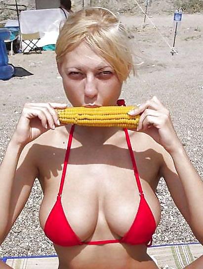 25P Dicke Titten im Bikini