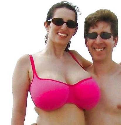 25P Dicke Titten im Bikini