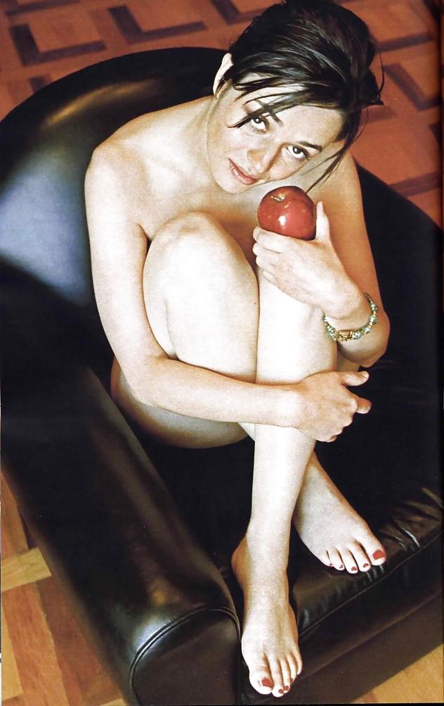8P Carmen Consoli Feet