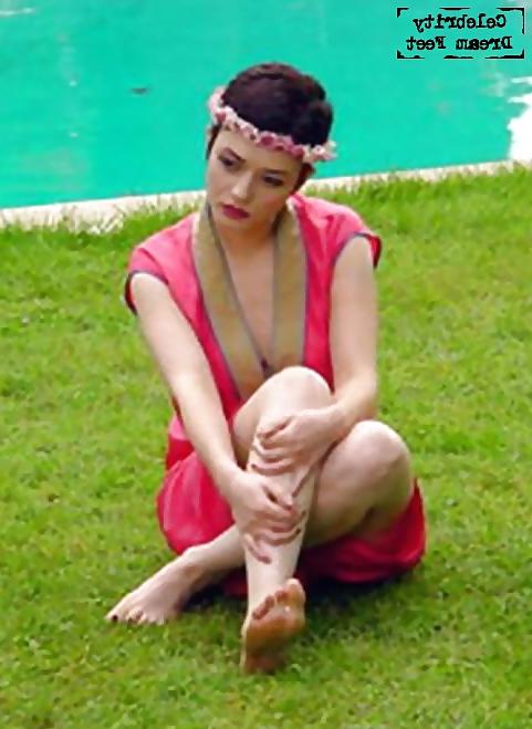 8P Carmen Consoli Feet