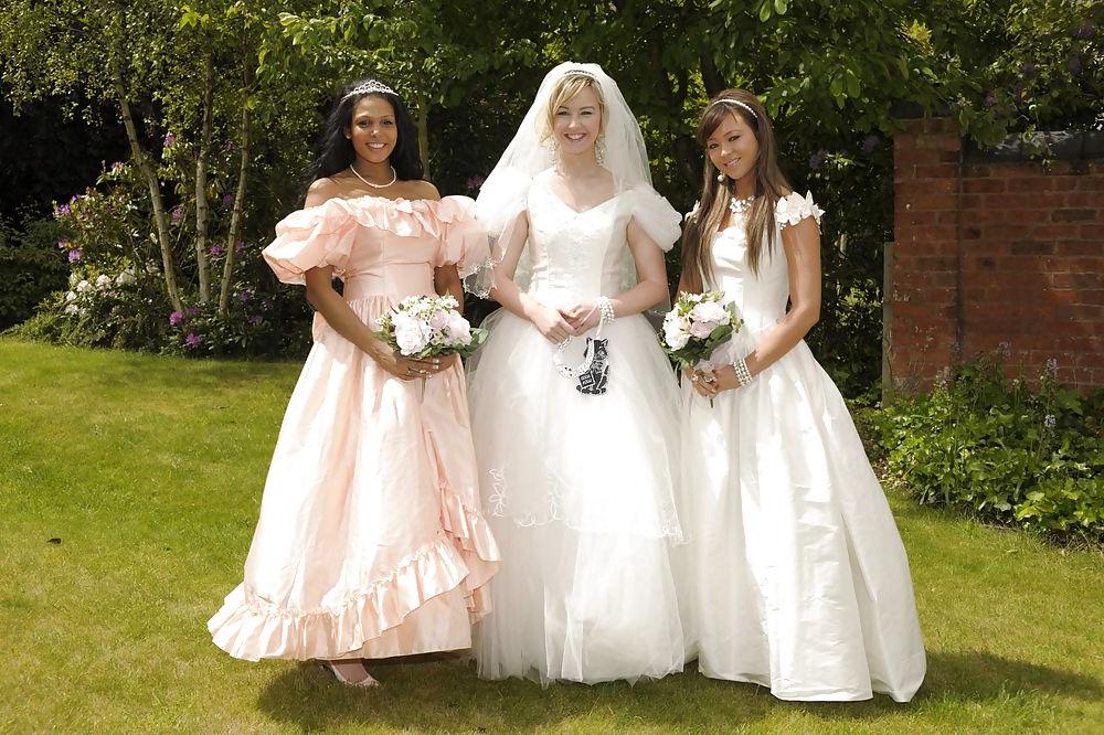 6P Bride and wedding girls