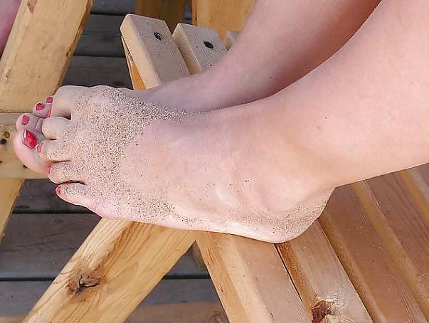13P Pics of Sexy Toes!!