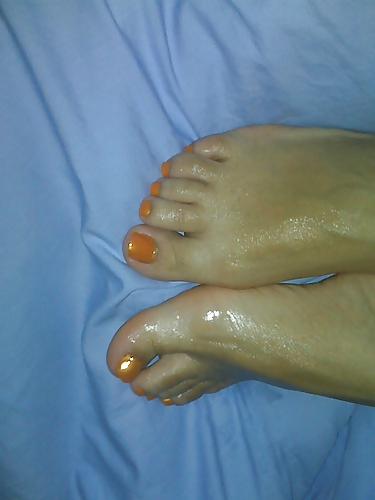 13P Pics of Sexy Toes!!