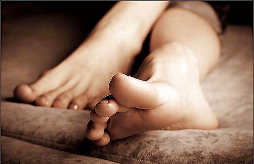 13P Pics of Sexy Toes!!