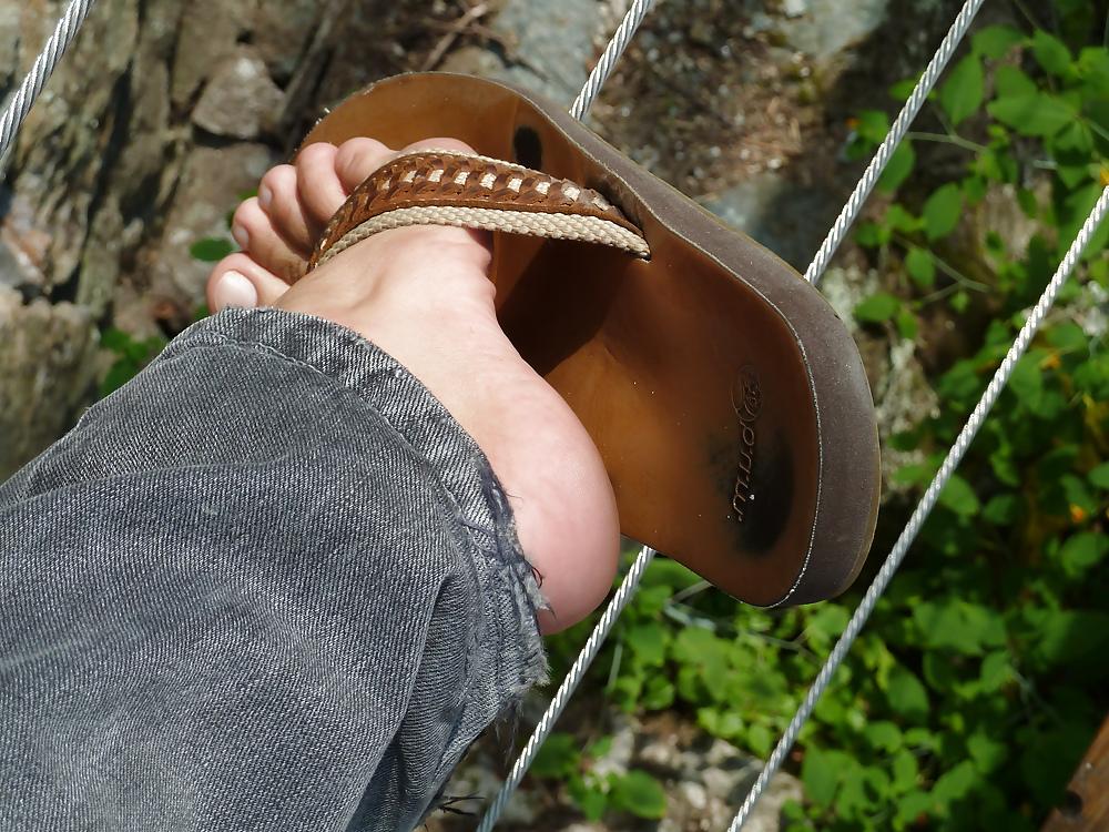 11P Sexy feet and toes