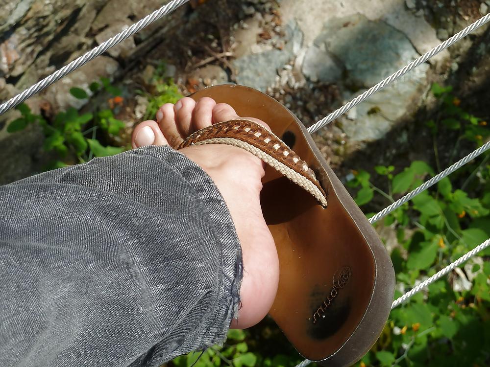 11P Sexy feet and toes