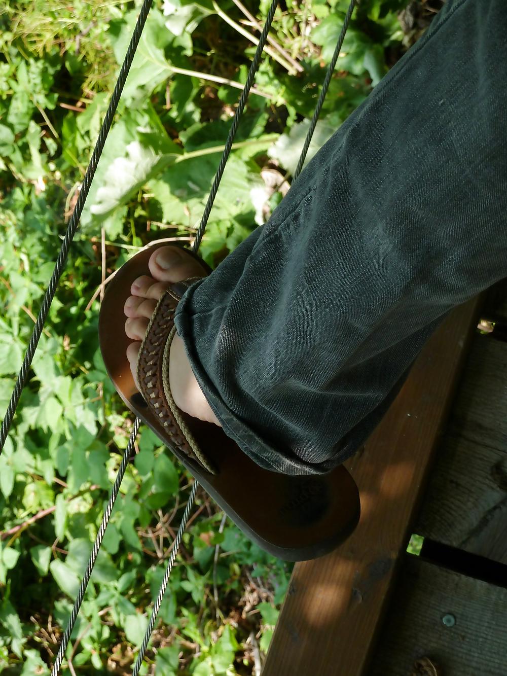 11P Sexy feet and toes