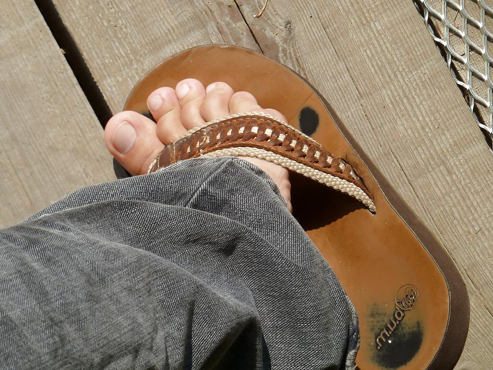 11P Sexy feet and toes