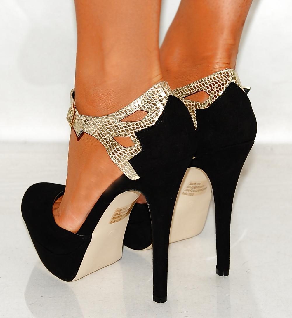 11P Gorgeous feet and shoes that make me cum