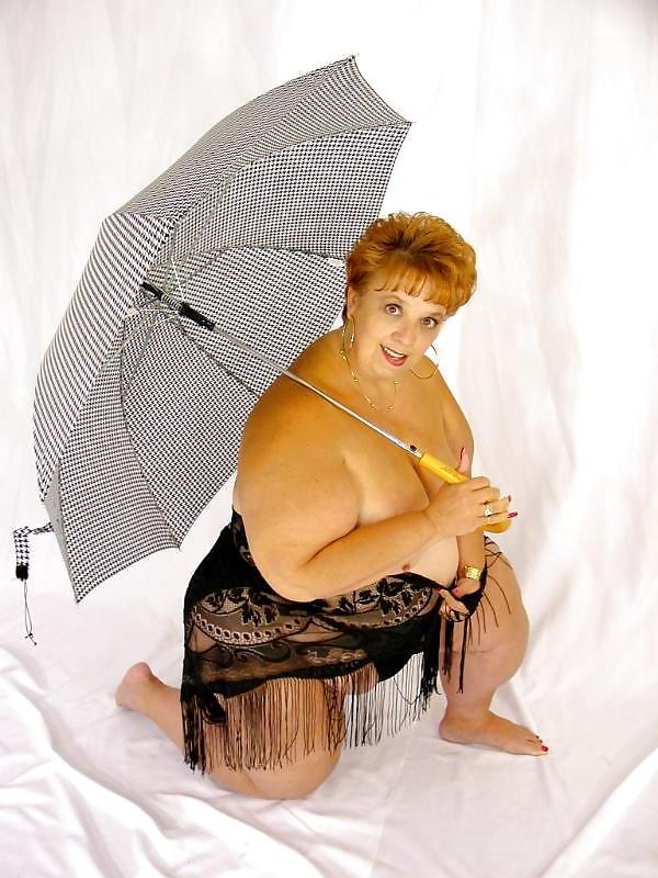 16P Stunning mature goddess