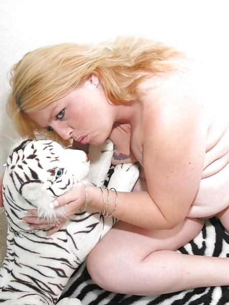13P Stunning mature goddess