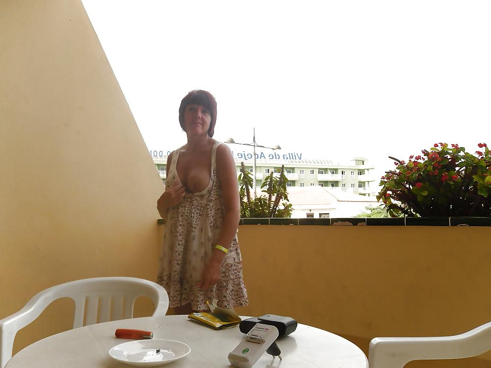 25P Mature British MILF Debbie