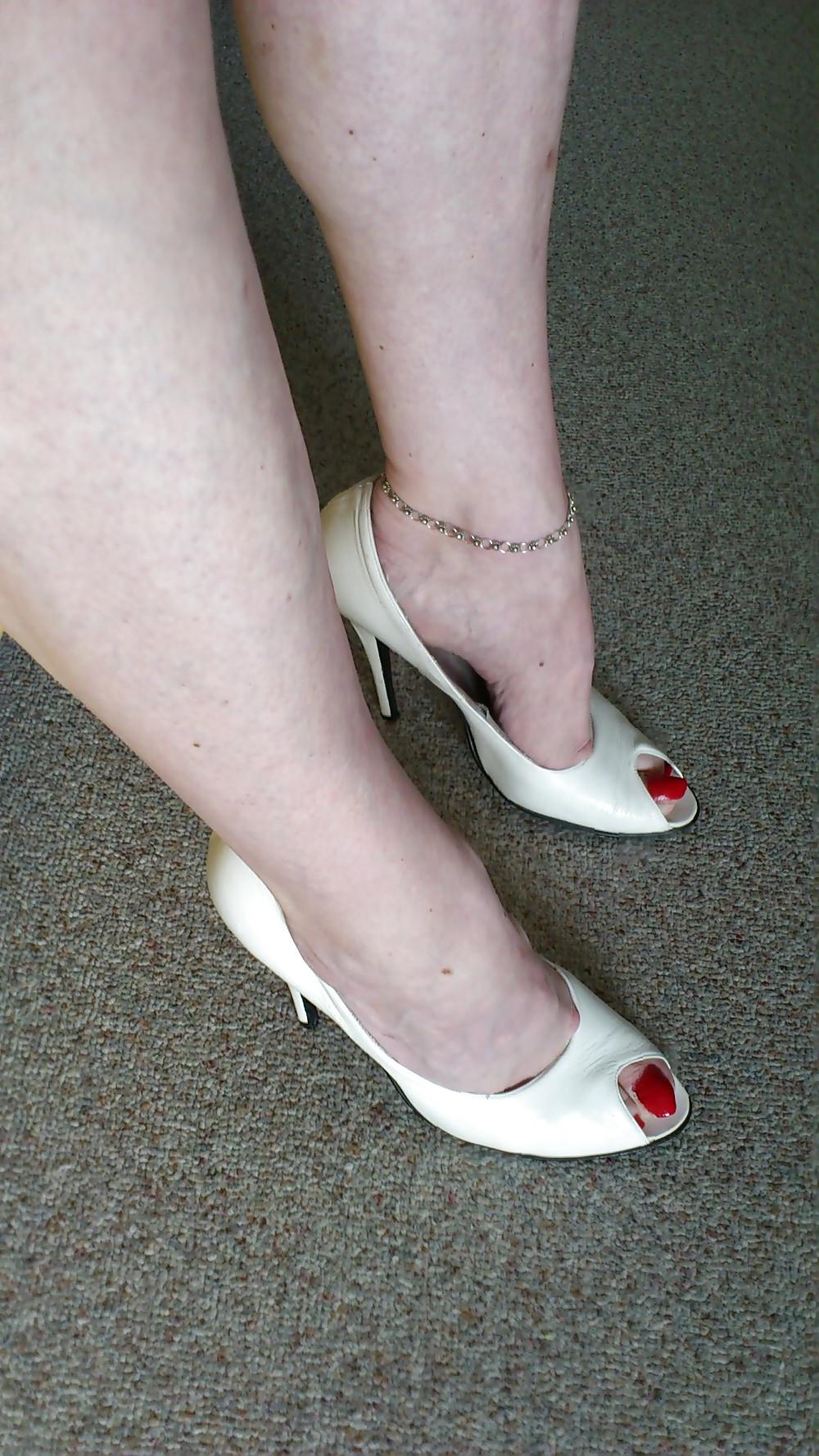19P High Heels and Feet