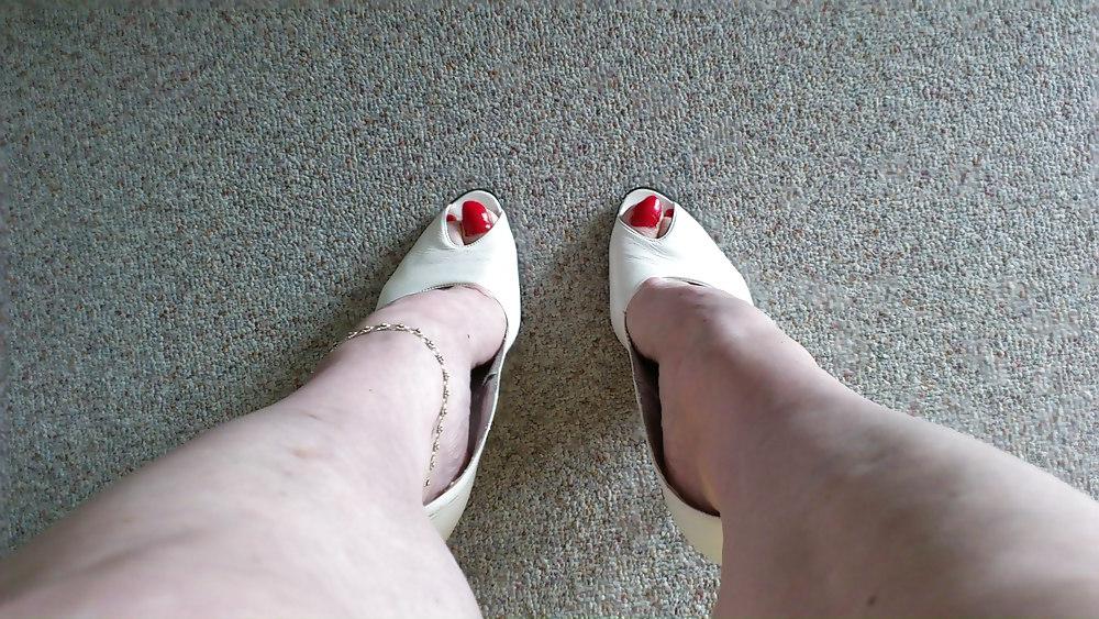 19P High Heels and Feet