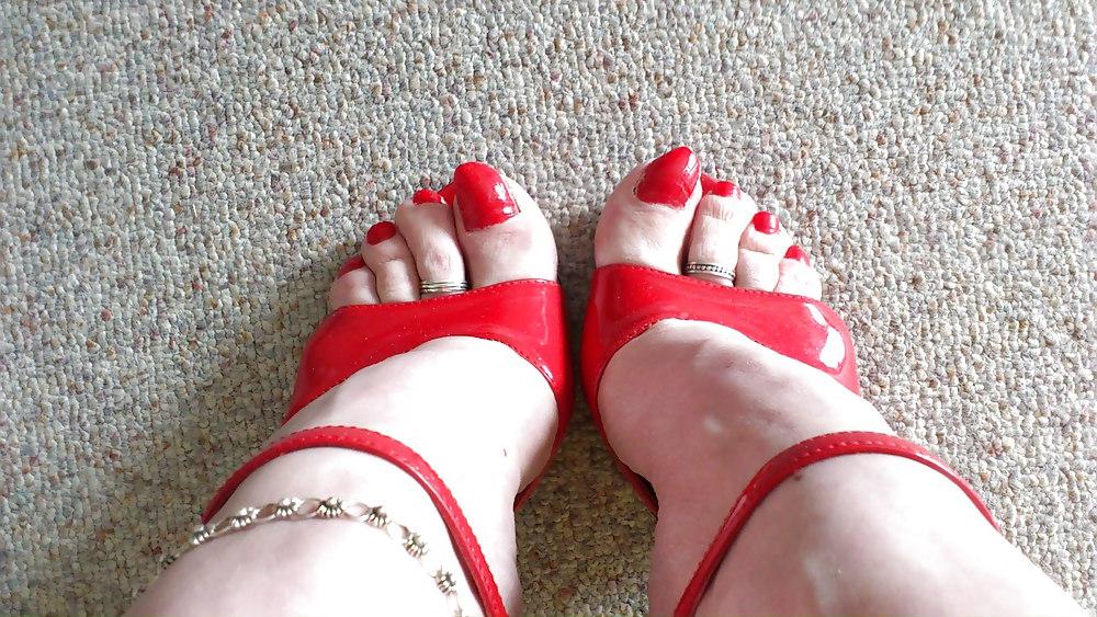 19P High Heels and Feet