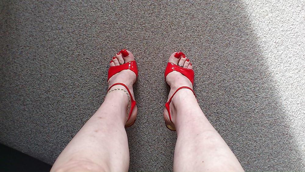 19P High Heels and Feet