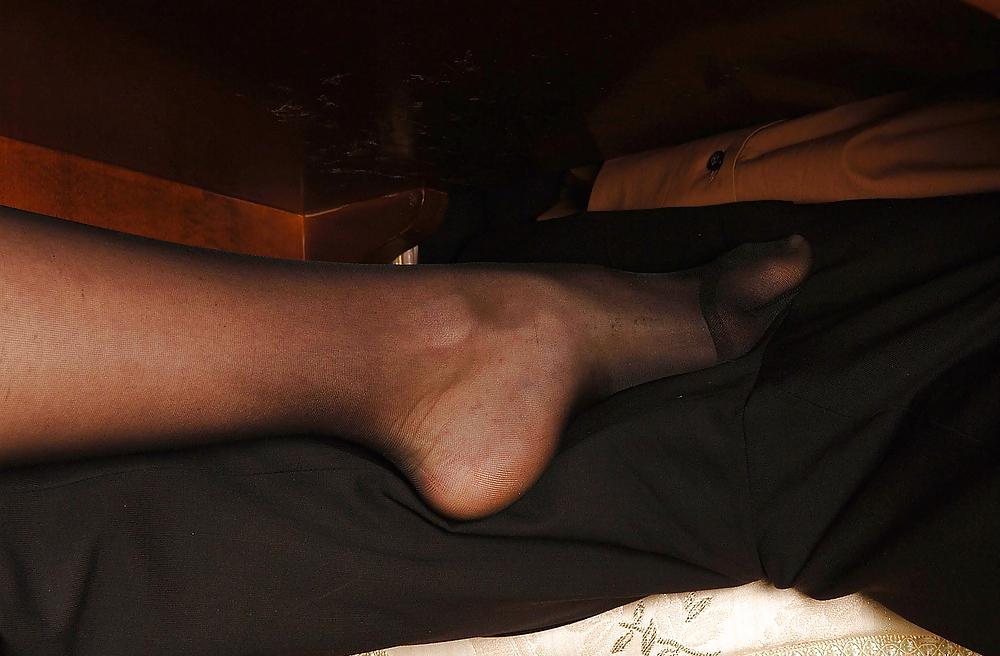25P Nylon feet seduction