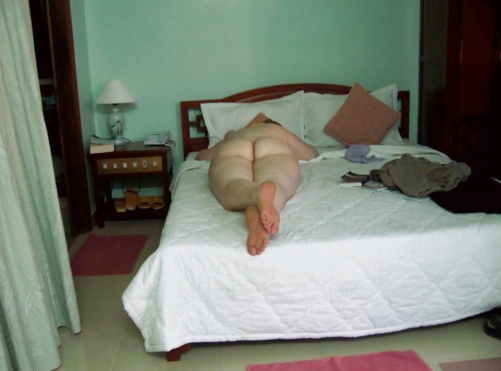 25P Amateur Female Soles 13