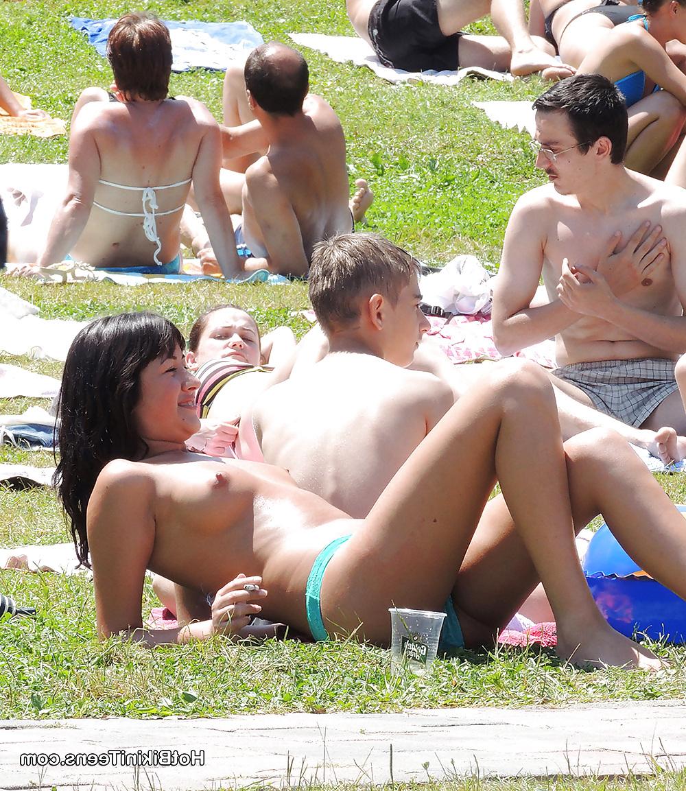 8P Hot Bikini Teens Topless Babes