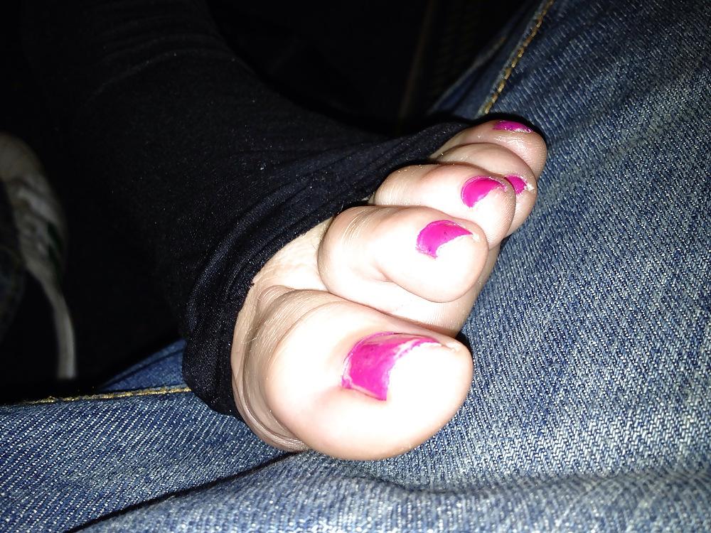 8P Bored on the train, toes out