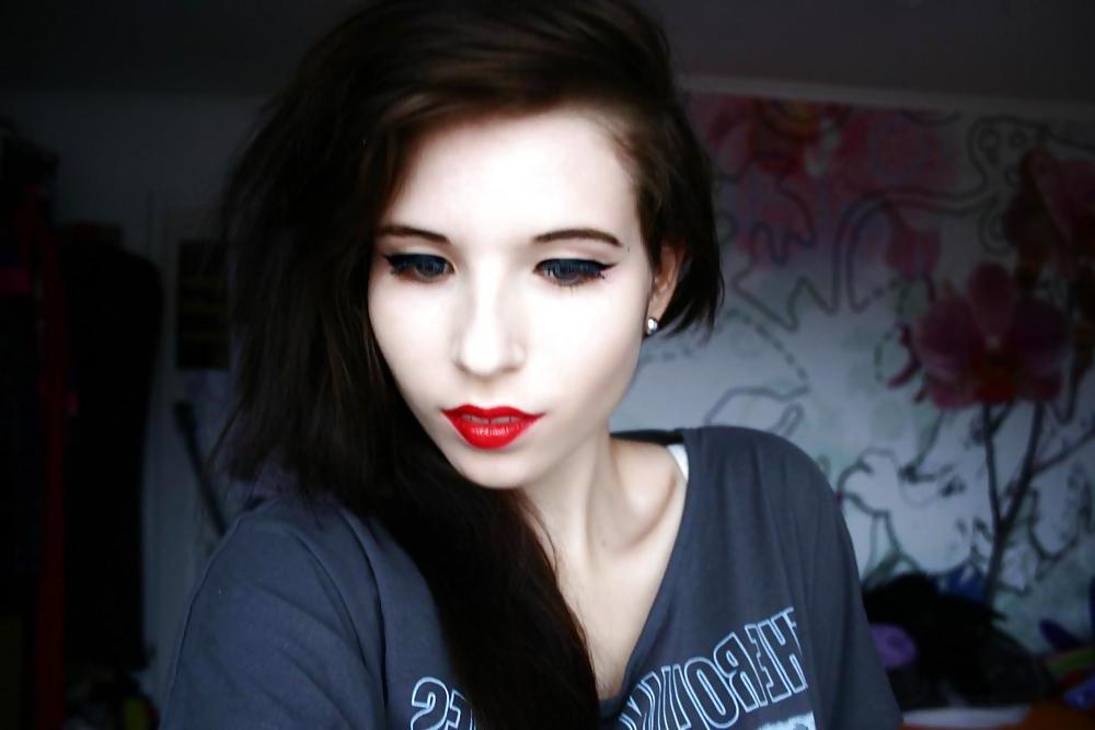 18P Face Fuck Teen Bitch