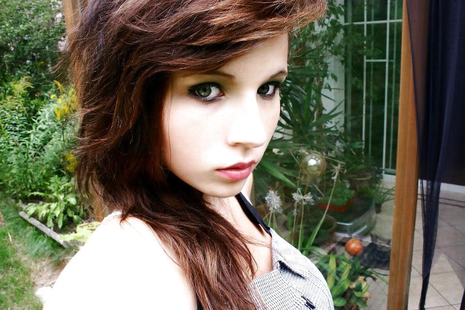 18P Face Fuck Teen Bitch