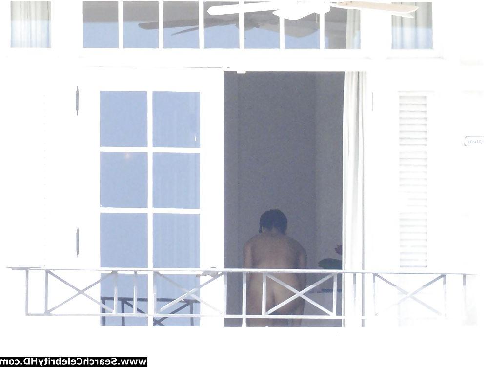 25P Rihanna Naked Ass And Topless Boobs Candids