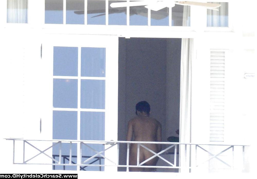 25P Rihanna Naked Ass And Topless Boobs Candids