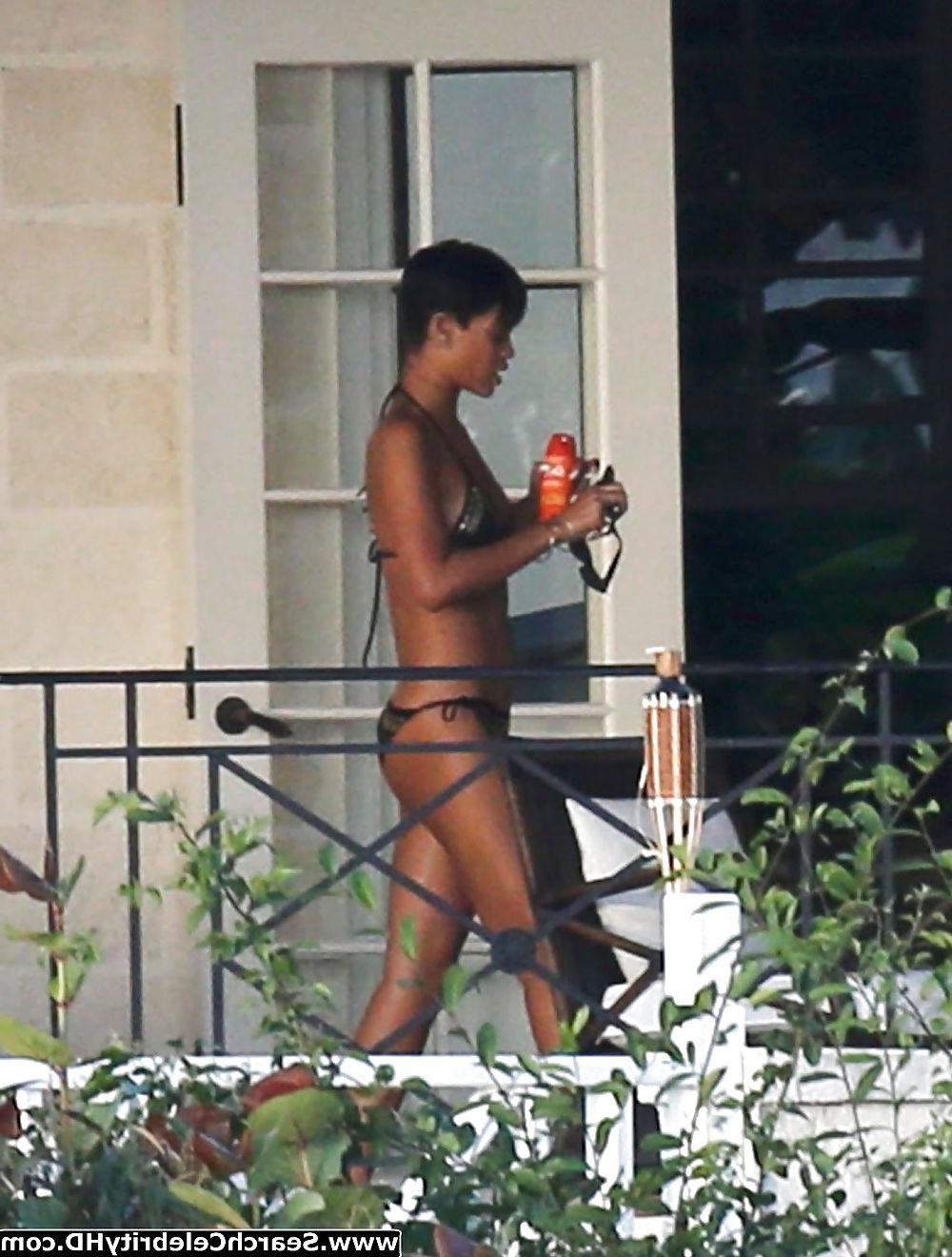 25P Rihanna Naked Ass And Topless Boobs Candids