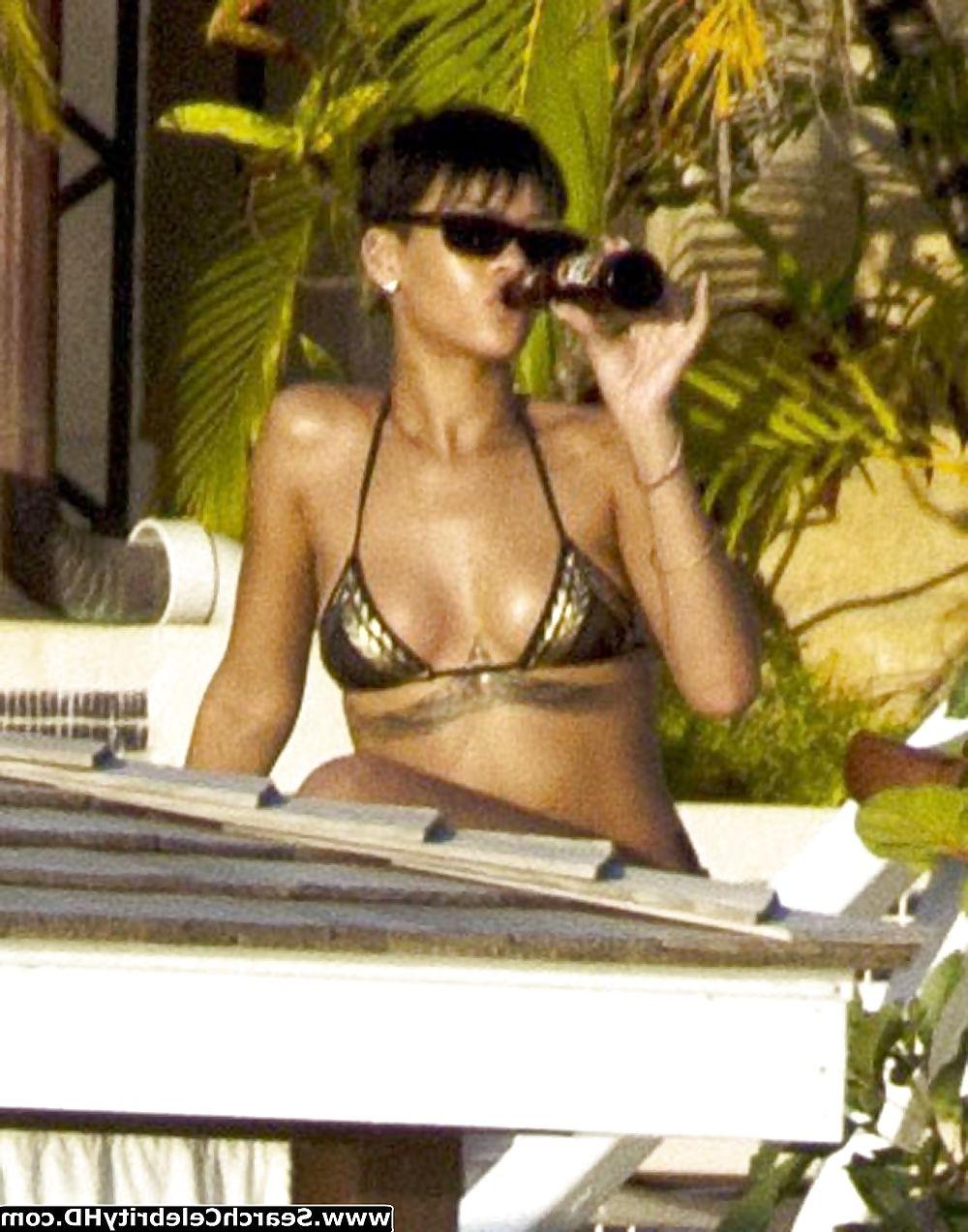 25P Rihanna Naked Ass And Topless Boobs Candids