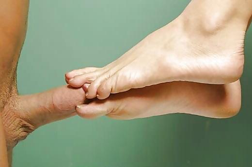 25P Astral feet running up to dimensions covered with gold