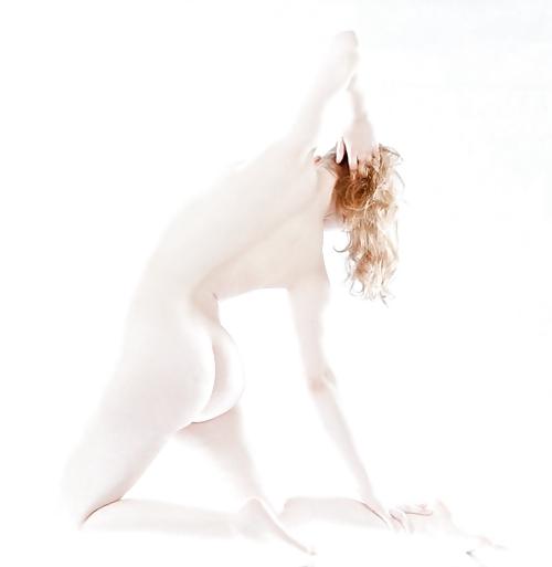 25P Artistic Nude