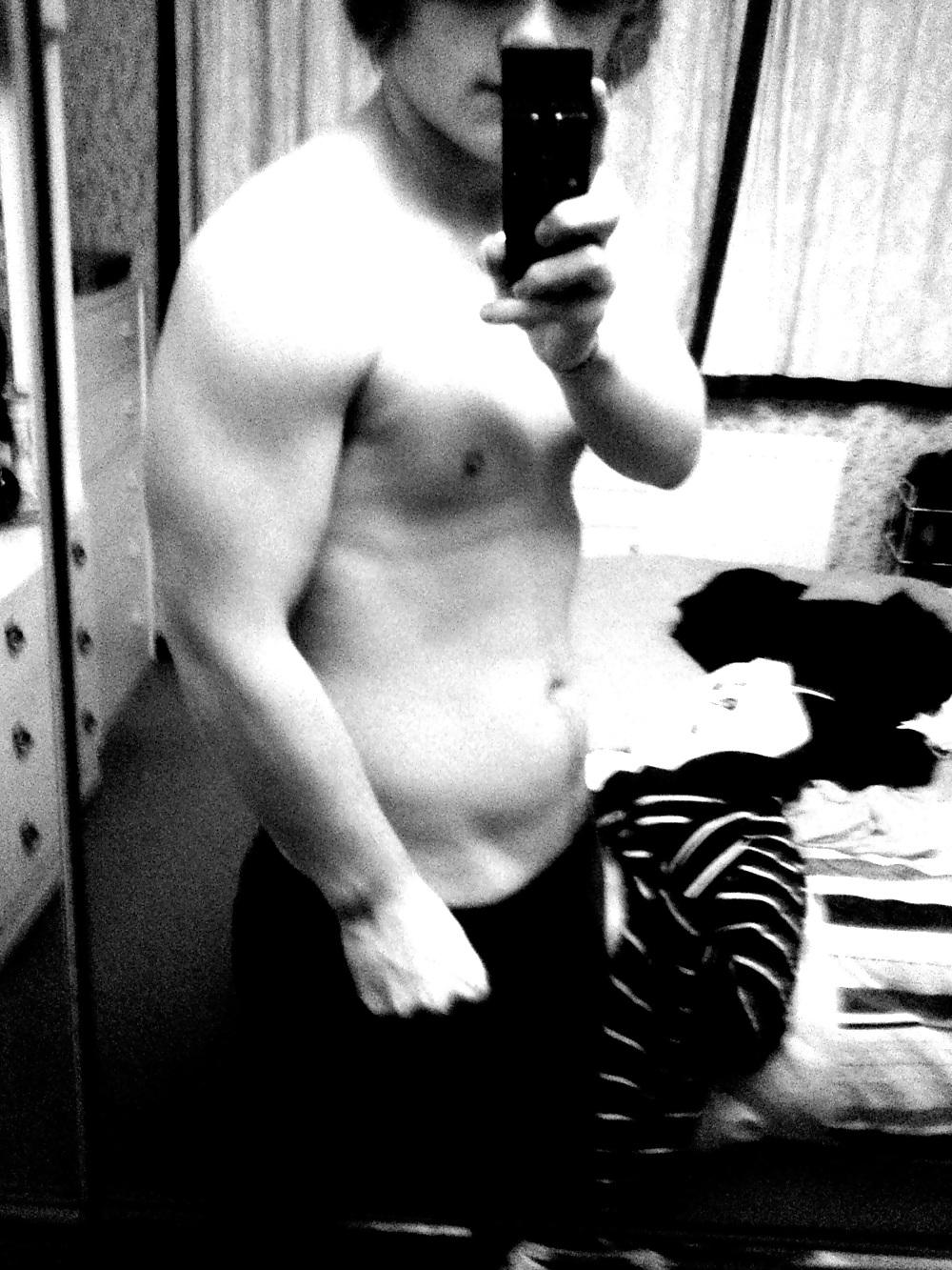 4P Me topless.