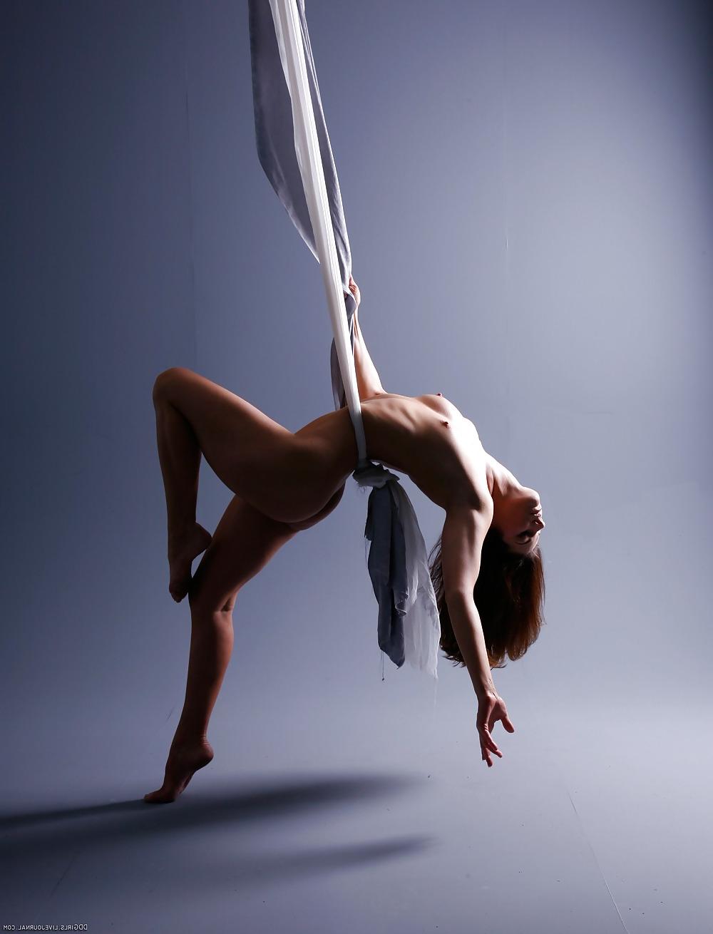 25P Artistic Nude 2