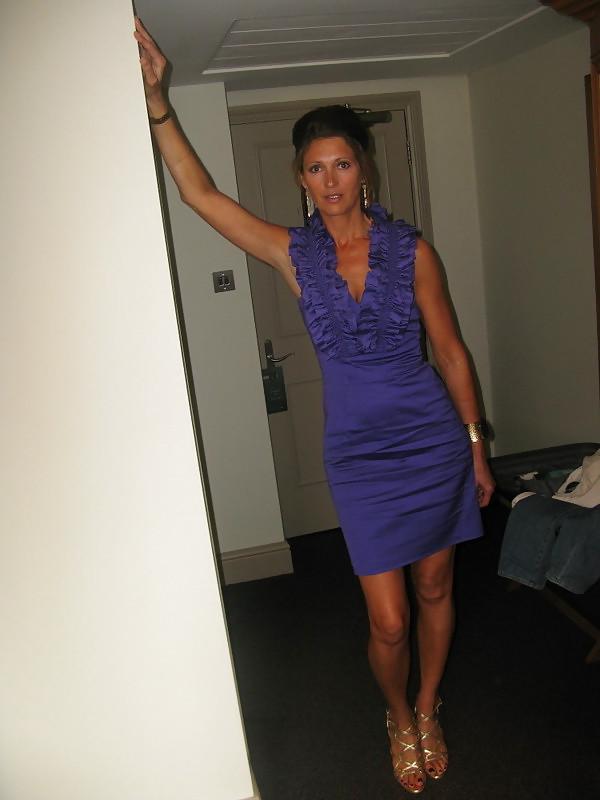 25P Slim Classy British Milf