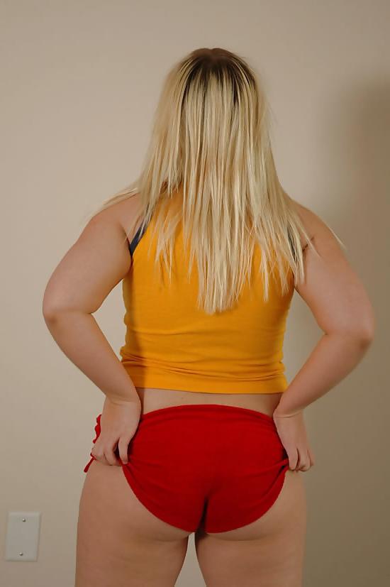 24P Chubby blonde getting out of her shorts and t-shirt