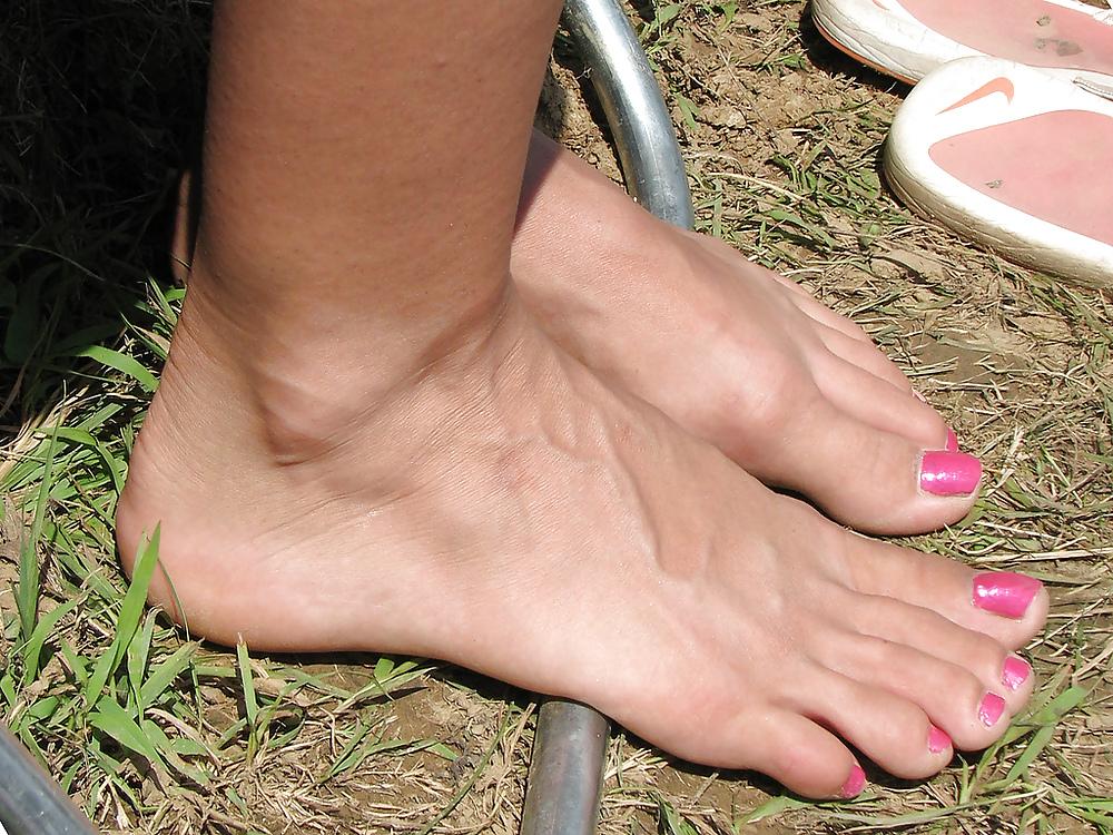 18P Amateur legs and feet 5.
