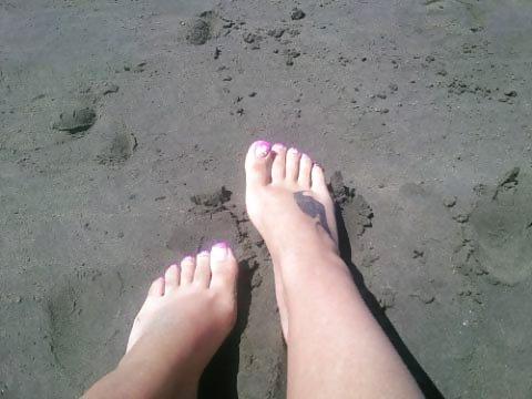25P Mouthwatering Feet