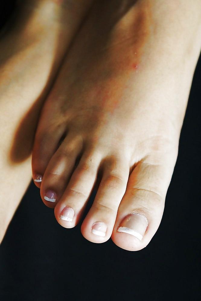 25P Mouthwatering Feet