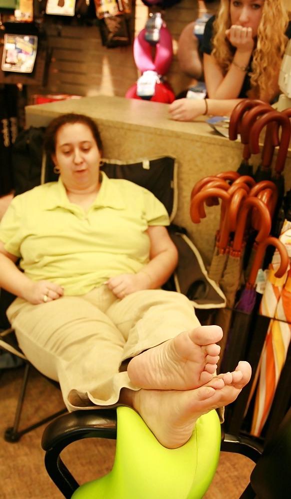 25P Mouthwatering Feet