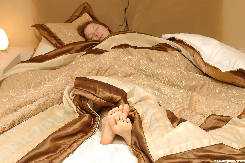 25P Amateur Female Soles 05