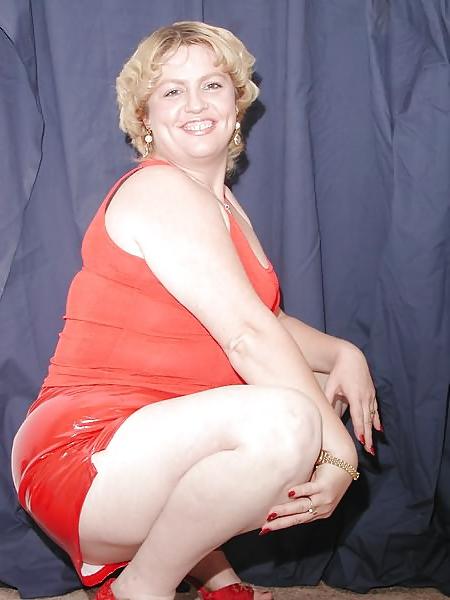 16P Stunning mature goddess
