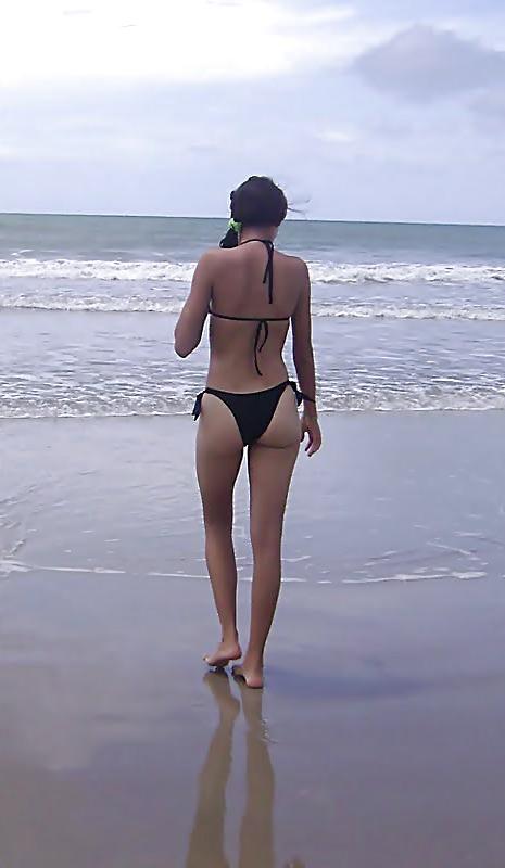 12P Hot ass skinny bitch