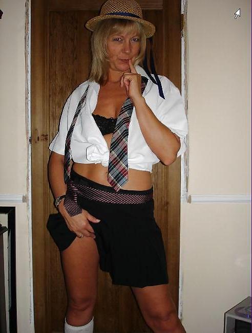 13P British Milf Diane