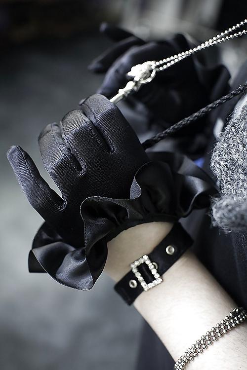 25P Gloves charms...