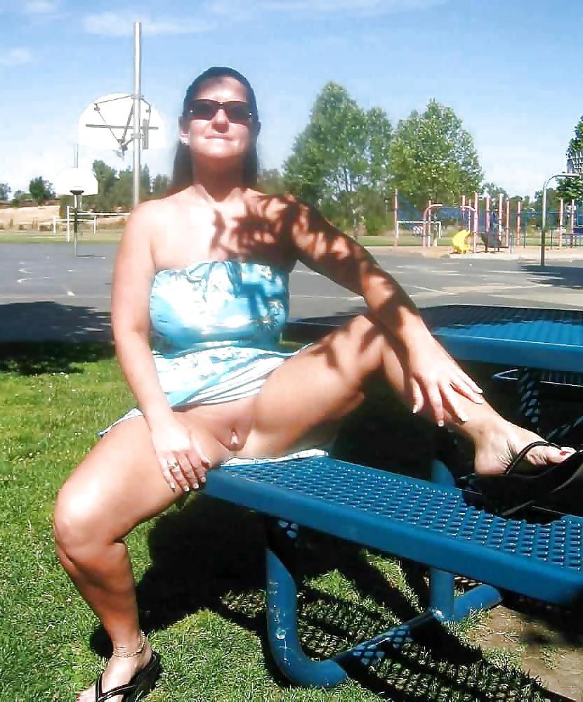 18P Weit und offen in Public -47-