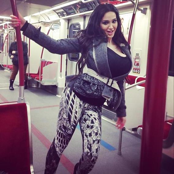 14P Amy: Goddess with huge bolt ons!