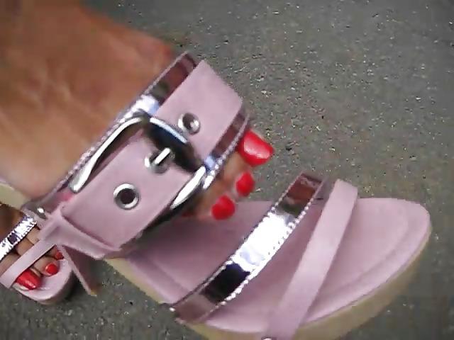 24P Mature feet in high heels